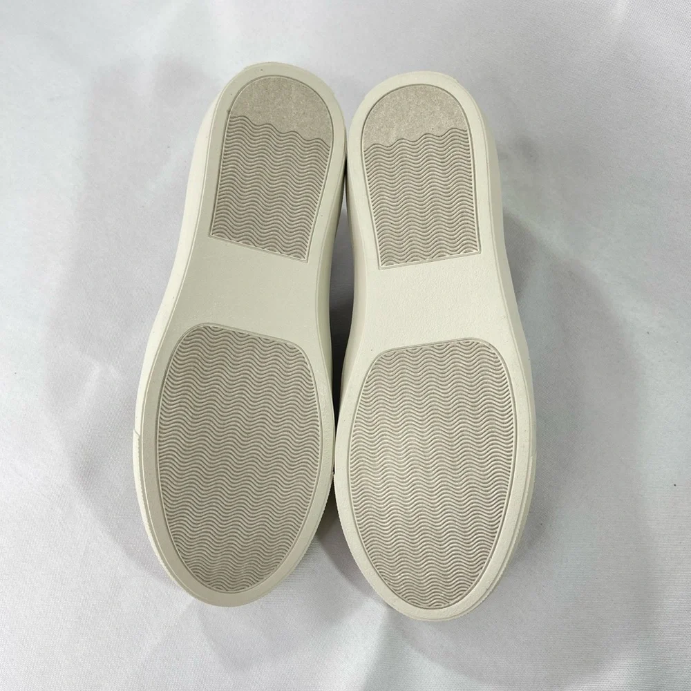 Steve Madden Womens Ecentrcq Slip On Sneaker. Color Gray. Size 9 NEW!!